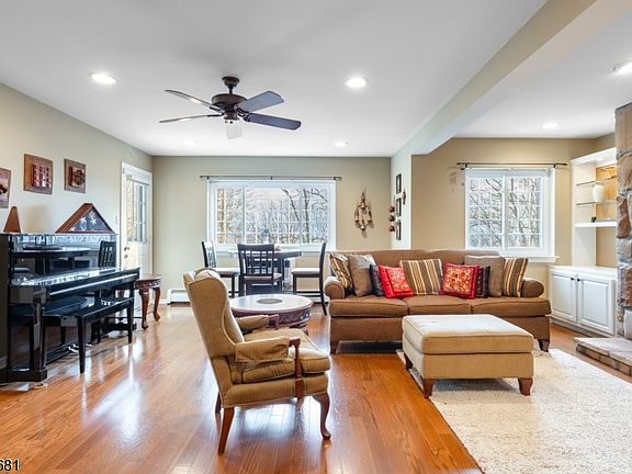 5th image of 21D Foxwood Dr