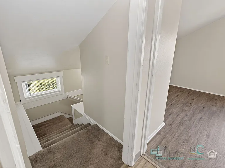 400 N Holladay Dr — Photo 15