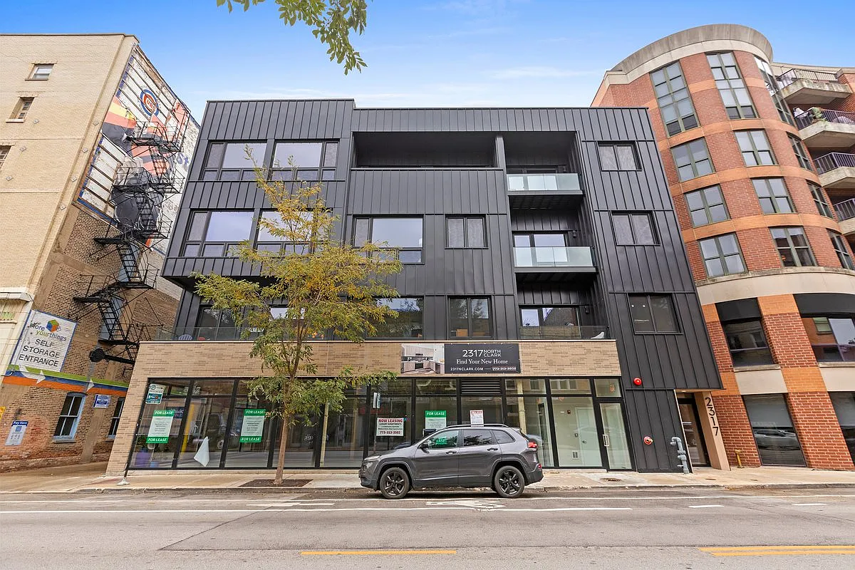 2317 N Clark — Photo 1