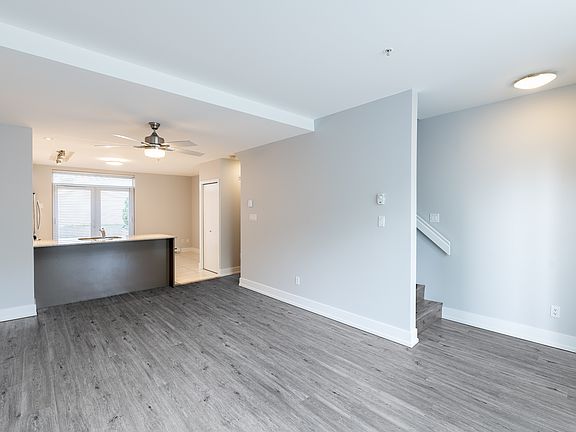 5th image of 4798 Hazel St