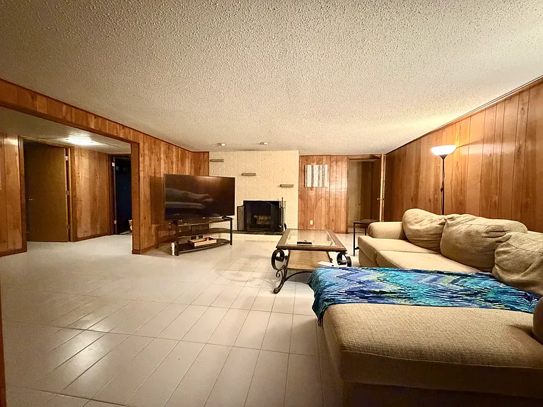 37235 N Hillside Dr — Photo 13