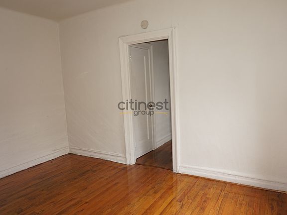 2nd image of 261 14th St #A3u