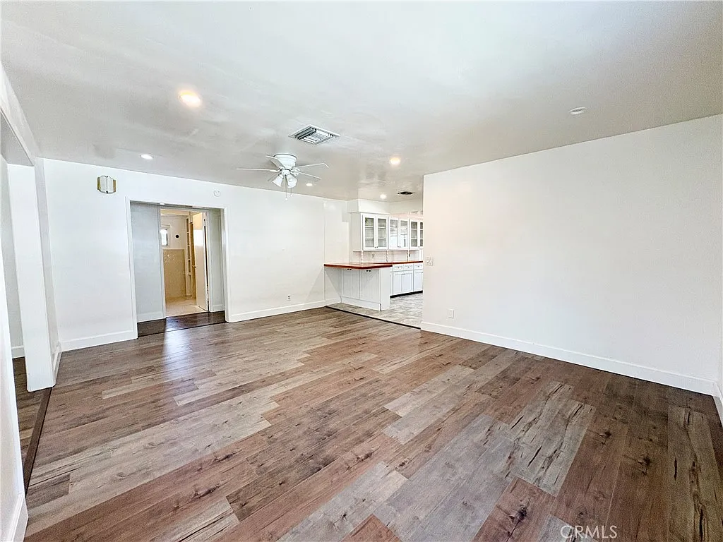 3 bed, 1256 sqft, $2,600 — Photo 4