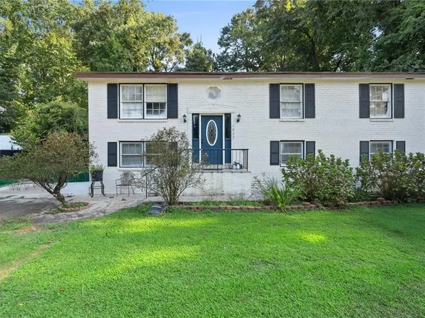 6825 Maddox Rd, Morrow, GA 30260