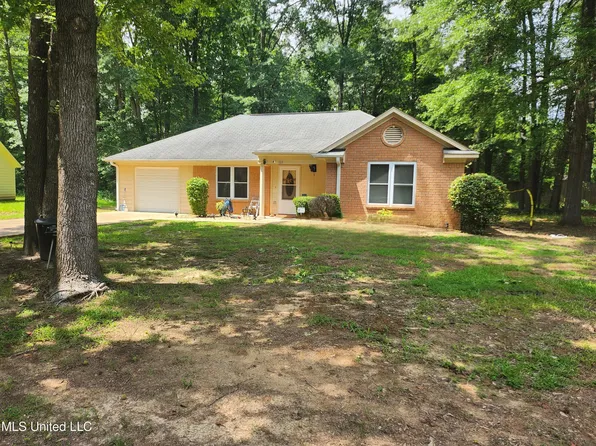 108 Della St, Batesville, MS 38606