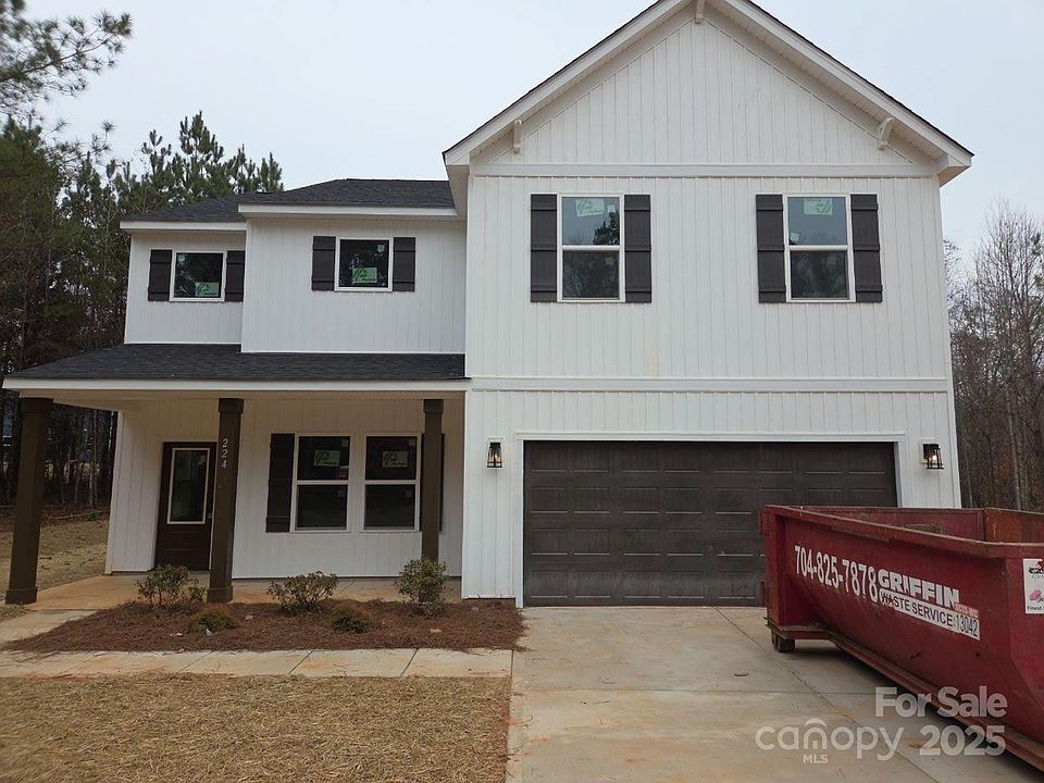 1st image of 224 Grissom Dr