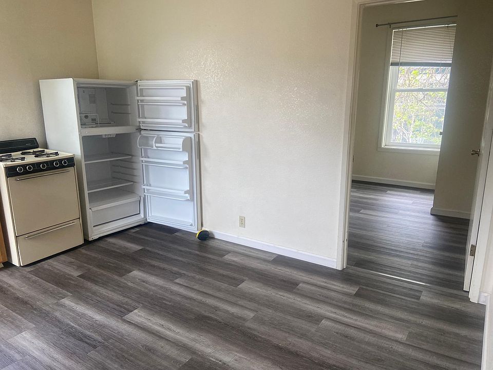 2nd image of 805 1/2 Pacific Ave APT 1