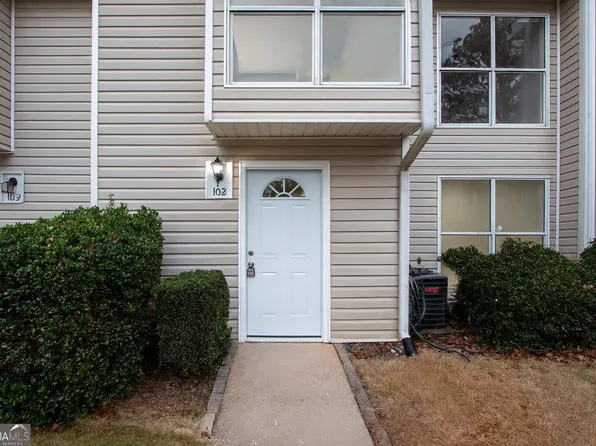 102 Governors Dr, Forest Park, GA 30297