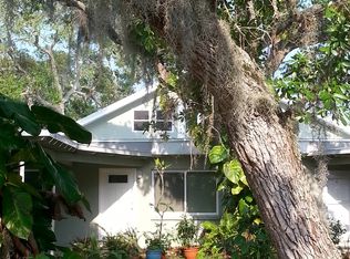 115 Oak Ave, Cocoa Beach, FL 32931