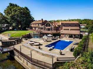 7 Meadowcrest Rd, Hooksett, NH 03106