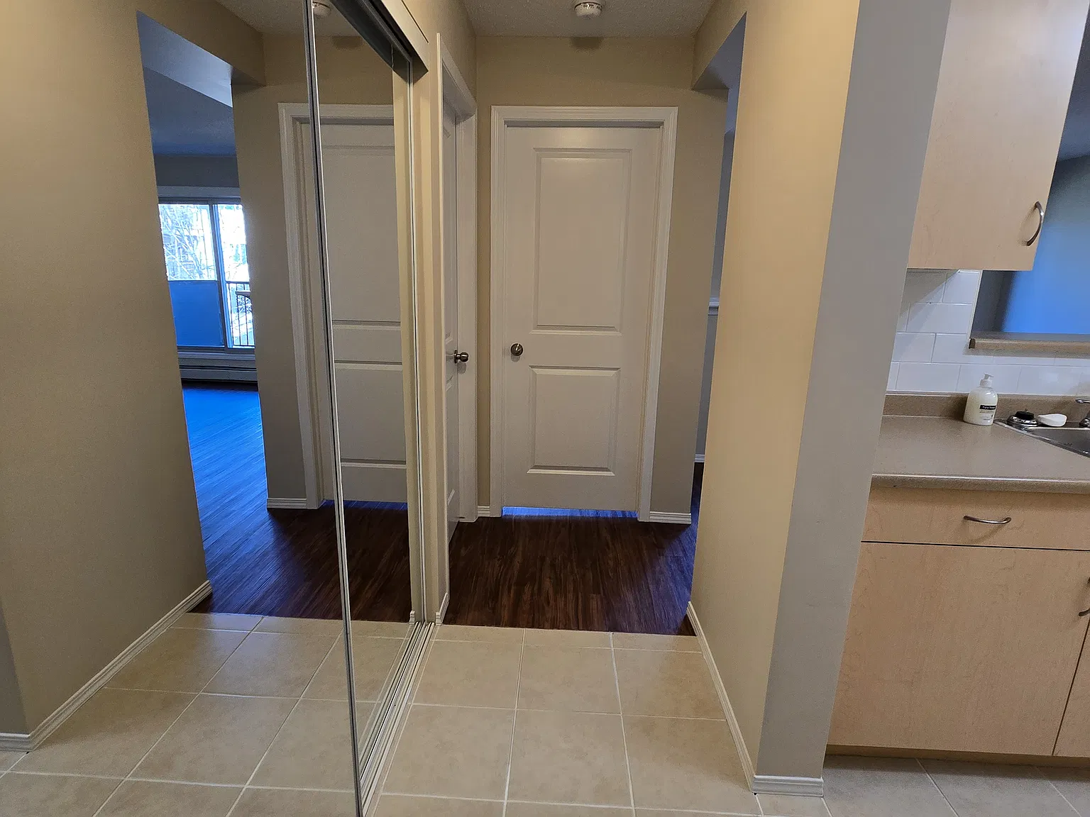 2 bed, 807 sqft, $1,800 — Photo 4
