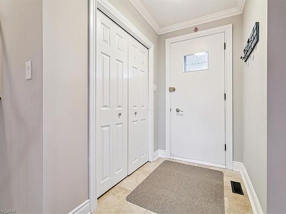 4th image of 319 Erindale Dr