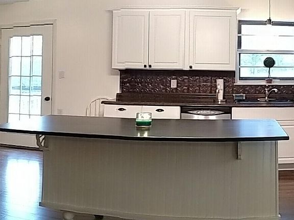 2nd image of 2342 Pinewood Dr