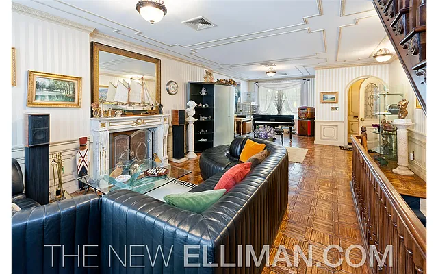 Sold by Douglas Elliman | media 18