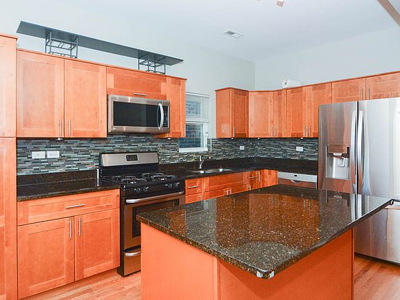 2nd image of 3449 N Hamlin Ave #2