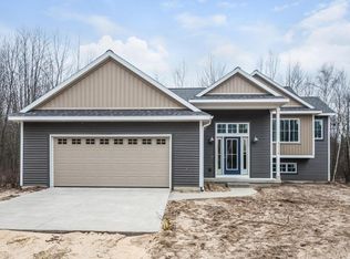 5520 Hidden Acres Ct, Holland, MI 49424