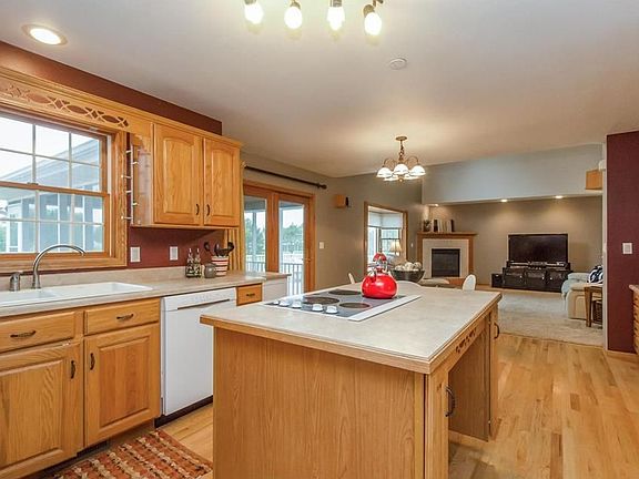 5th image of 3311 Pheasant Ct NE
