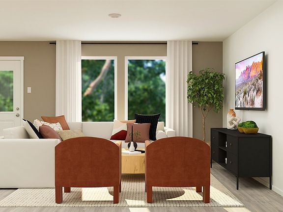 4th image of 2428 Garnet St