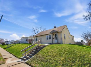 1507 W 38th St, Davenport, IA
