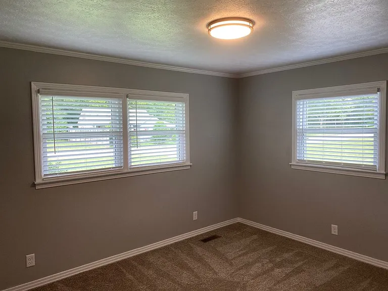 960 Fairground St — Photo 11