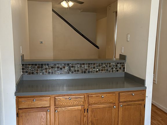 5th image of 427 Maclay St