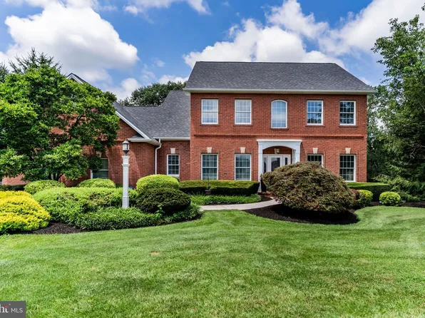 1812 Signal Hill Dr, Mechanicsburg, PA 17050