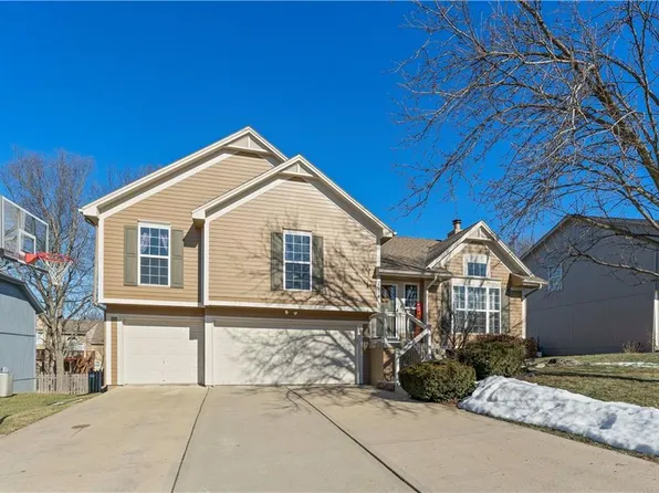 2054 SW British Dr, Lees Summit, MO 64081