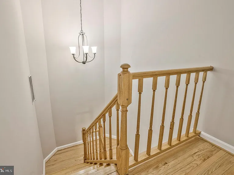 6366 Brampton Ct — Photo 28