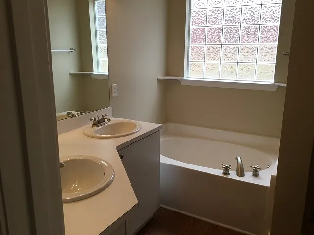 1700 Heisser Ln — Photo 6