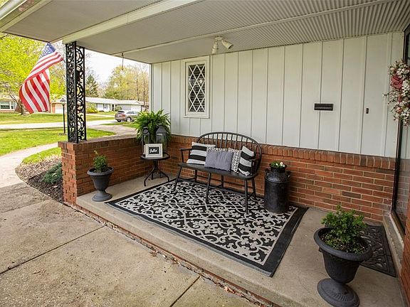 5th image of 8611 Pin Oak Dr