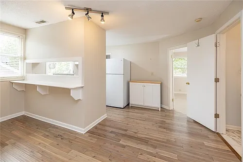 897 Argonne Ave NE #4 Photo 1