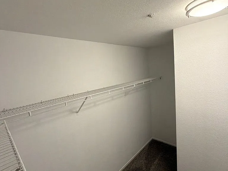 Hawaiian Terrace Apartments — Photo 6