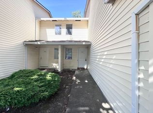 19961 NE Halsey St #103, Portland, OR 97230