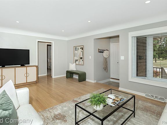 4th image of 606 Magnolia Ave