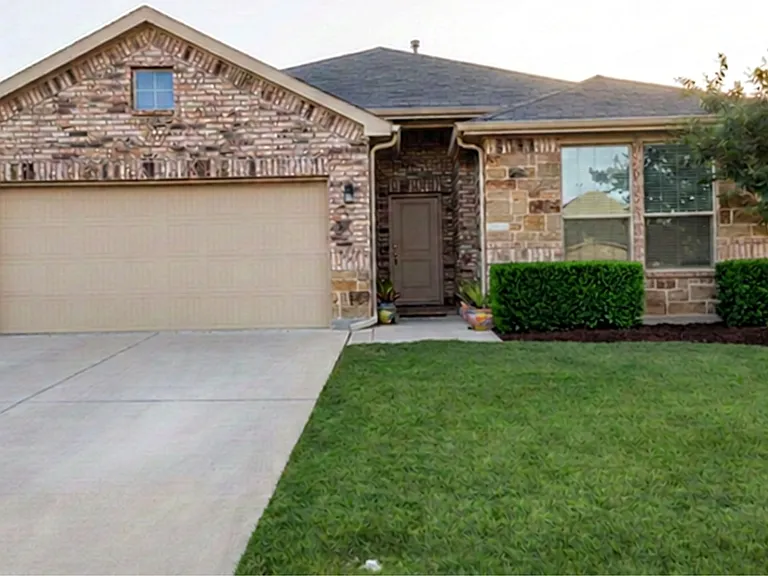 423 Regatta Ln — Photo 2