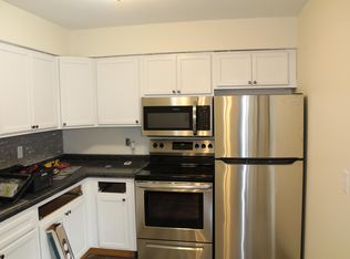 1108 Oakcrest St #8, Iowa City, IA 52246