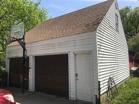3rd image of 509 E 1st Ave