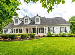 8959 Cinnabar Dr, Brecksville, OH 44141