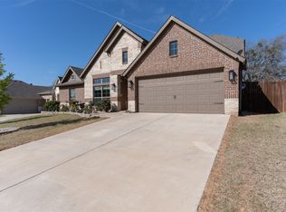 145 Mockingbird Hill Dr, Joshua, TX 76058