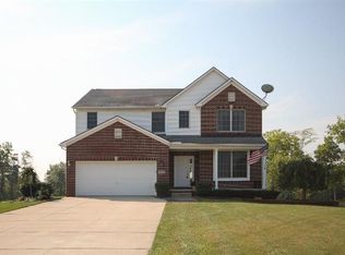 555 Ridge Point Dr, Dundee, MI 48131