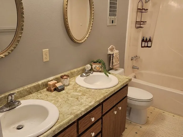 800 Crestview Dr — Photo 4