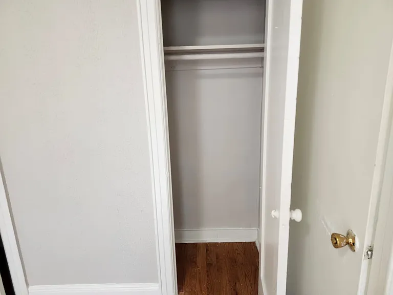 123 Roosevelt Ave #32E — Photo 5