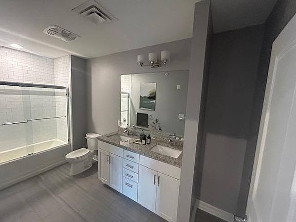 5th image of 945 Kenmore Ave #945K-305