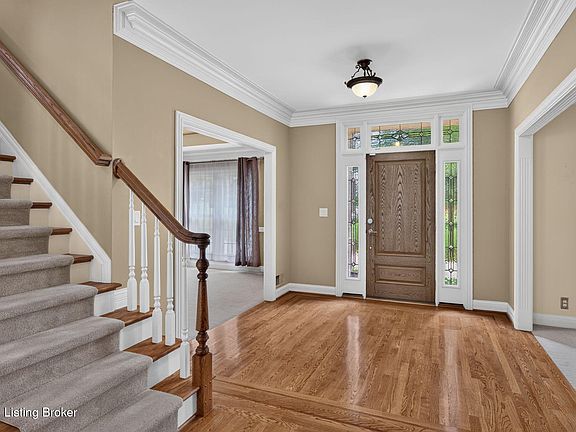 2nd image of 3002 Albrecht Dr