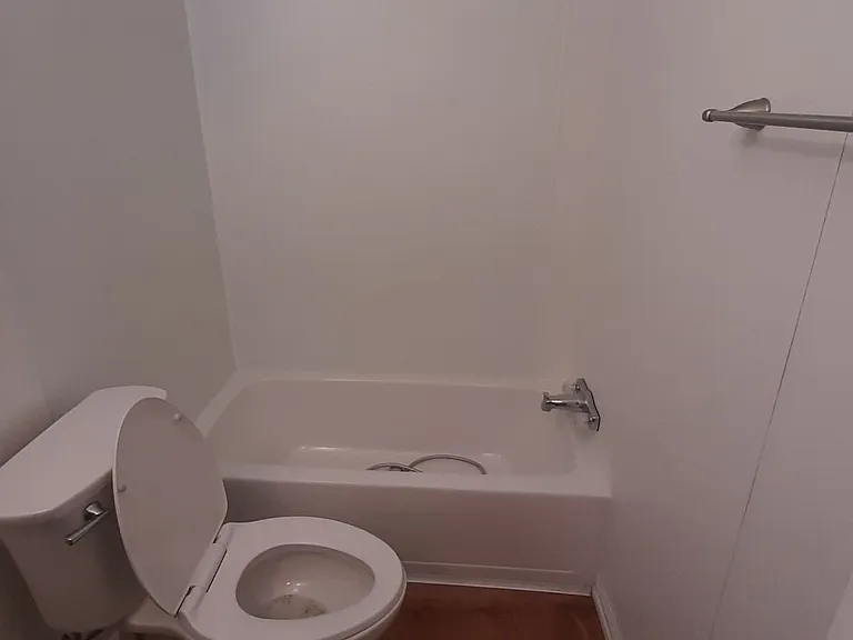 261 Romance Rd — Photo 16