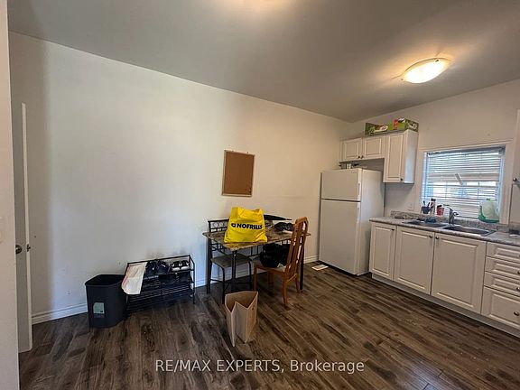 3rd image of 630 Dominion Ave #A