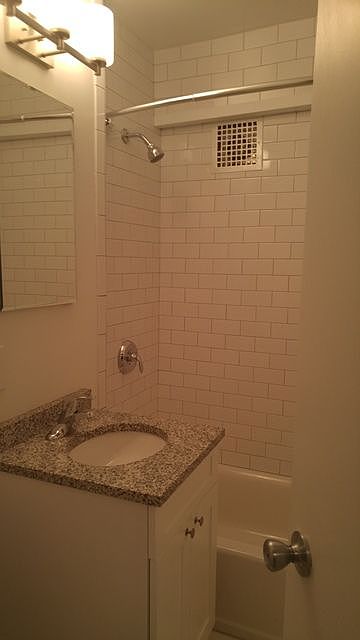 2nd image of 4515 Colden St APT 1v