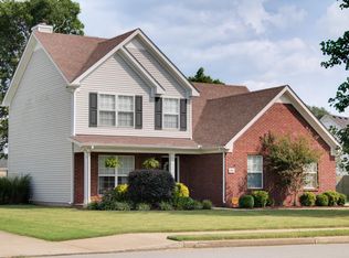 1911 Saint Andrews Dr, Murfreesboro, TN 37128