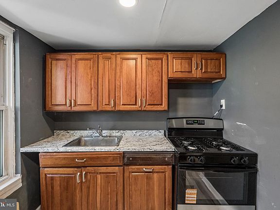 3rd image of 3428 Braddock St