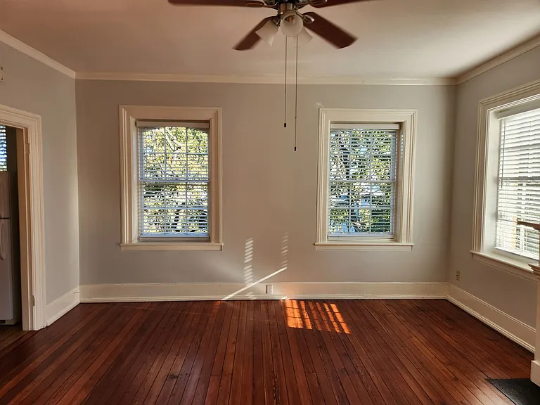 113 W Gaston St — Photo 8